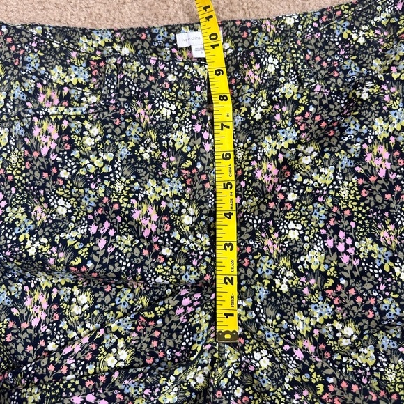 J. Jill Cotton Floral Live-In Chino Pants Size 8 - Picture 6 of 8